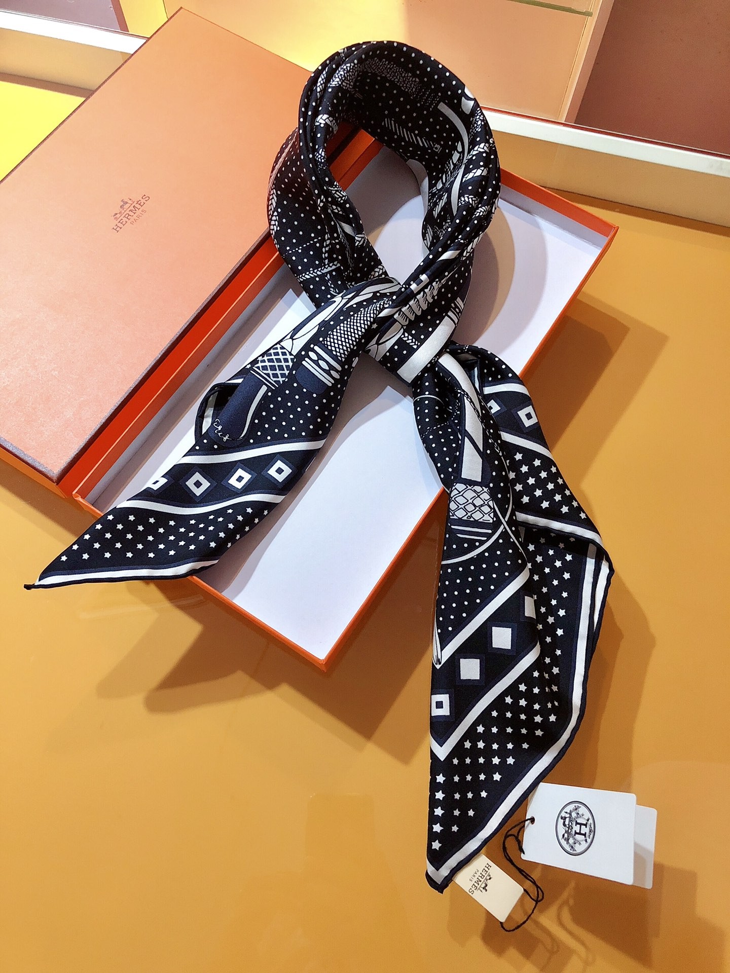 Hermes Scarf HJ00656